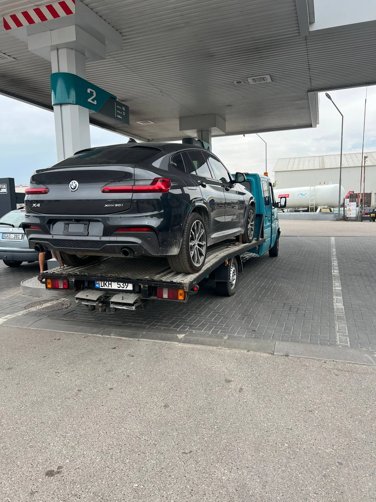 Servicii evacuator Moldova - transport vehicul avariat