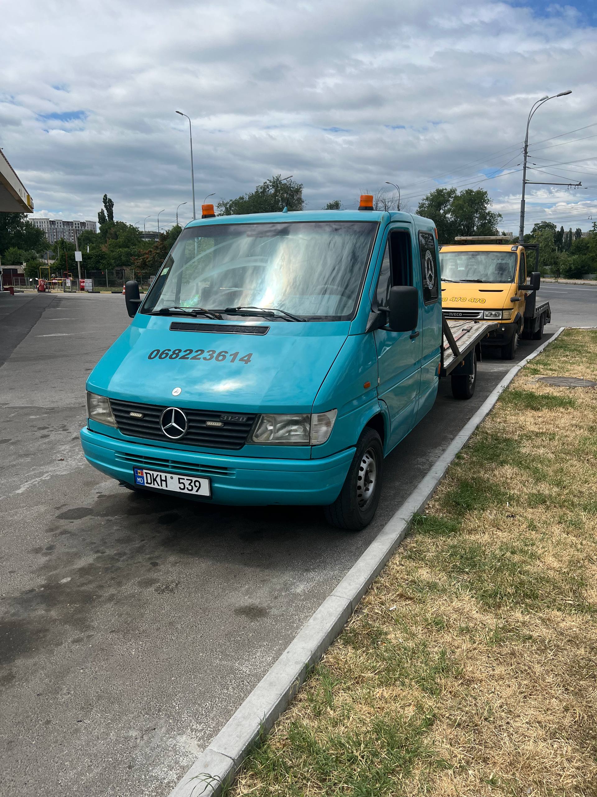 Mercedes Sprinter 2007 - Autospecială profesională pentru evacuări și tractări auto în Chișinău